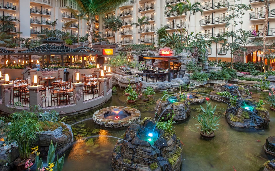 Garden fountains and dining in the Cascades atrium at Gaylord Opryland Resort